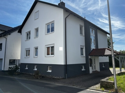 Straßenansicht/Hauseingang