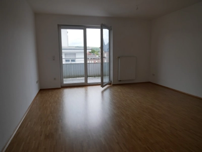 Wohnzimmer mit Balkon